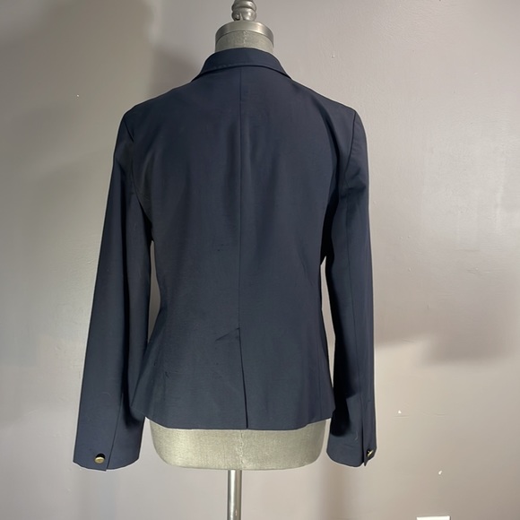 Gap wool blend classic navy blazer.  Size 12.  Fully lined. - Picture 4 of 16